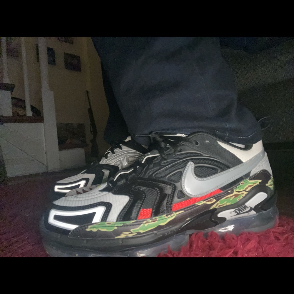 Nike air vapor max size 10.5 black silver and white